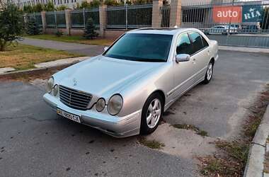 Седан Mercedes-Benz E-Class 2000 в Киеве