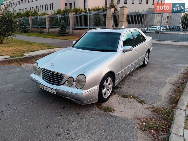 Mercedes-Benz E-Class 2000 Mercedes-Benz E-Class 2000