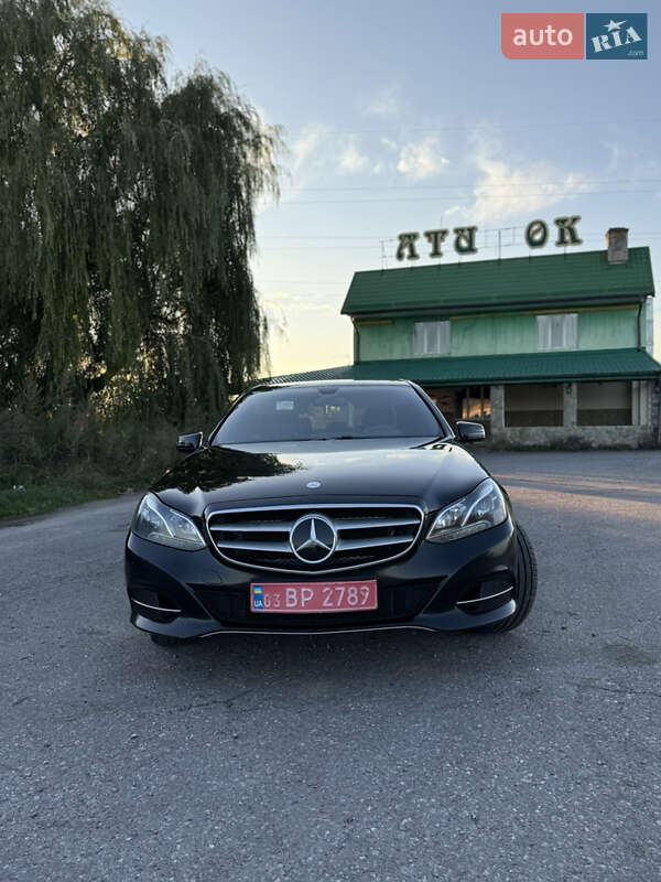 Седан Mercedes-Benz E-Class 2015 в Львове