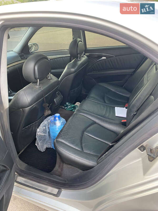 Седан Mercedes-Benz E-Class 2003 в Киеве