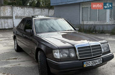 Седан Mercedes-Benz E-Class 1992 в 