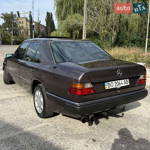 Седан Mercedes-Benz E-Class 1992 в Києві фото 7 Седан Mercedes-Benz E-Class 1992 в Києві