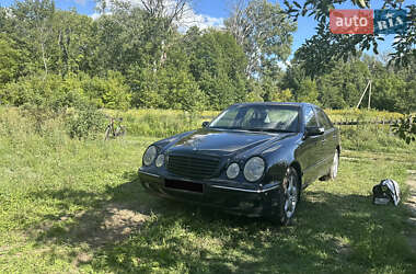 Седан Mercedes-Benz E-Class 2000 в 