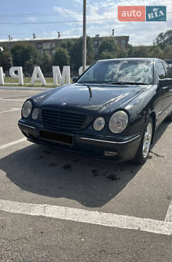 Седан Mercedes-Benz E-Class 2000 в Харкові