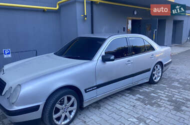 Седан Mercedes-Benz E-Class 2000 в Виннице