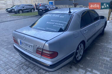 Седан Mercedes-Benz E-Class 2000 в 