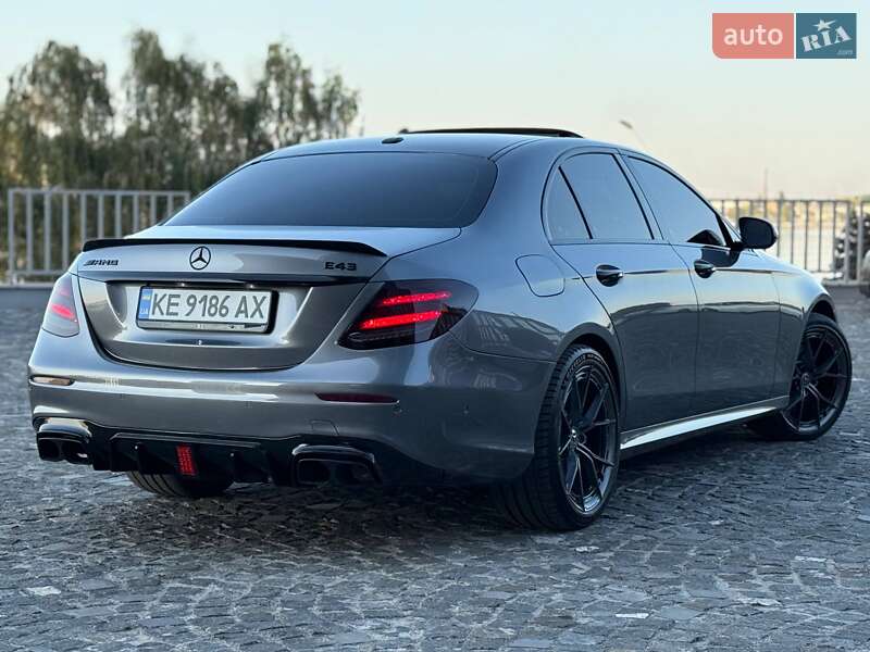 Седан Mercedes-Benz E-Class 2016 в Дніпрі