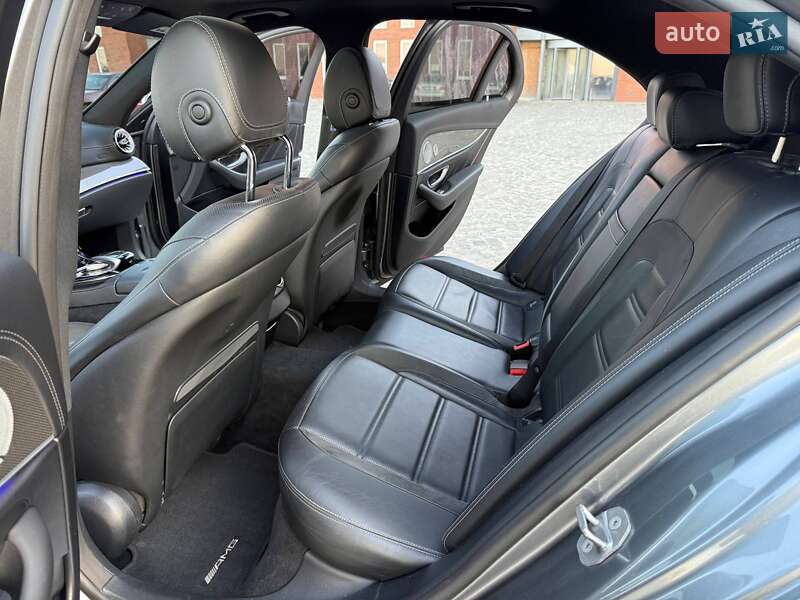 Седан Mercedes-Benz E-Class 2016 в Дніпрі