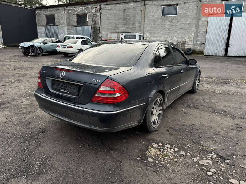 Седан Mercedes-Benz E-Class 2004 в Ровно