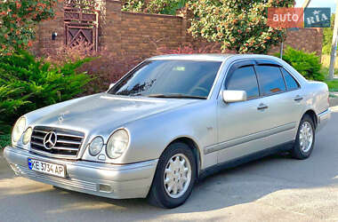 Седан Mercedes-Benz E-Class 1998 в Днепре