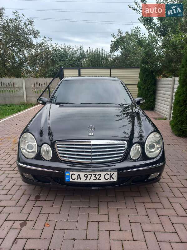 Седан Mercedes-Benz E-Class 2002 в 