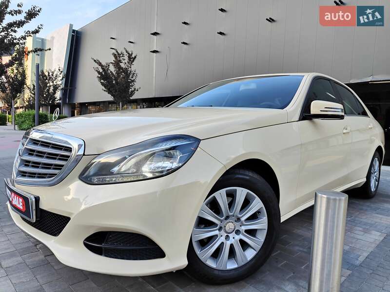Седан Mercedes-Benz E-Class 2013 в 