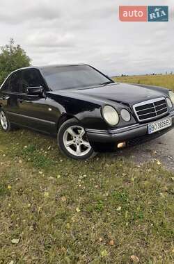 Седан Mercedes-Benz E-Class 1999 в Хоросткове