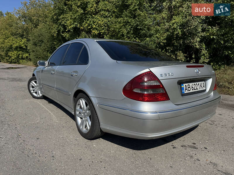Седан Mercedes-Benz E-Class 2005 в Хмельницькому