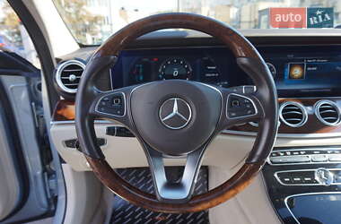 Седан Mercedes-Benz E-Class 2016 в 
