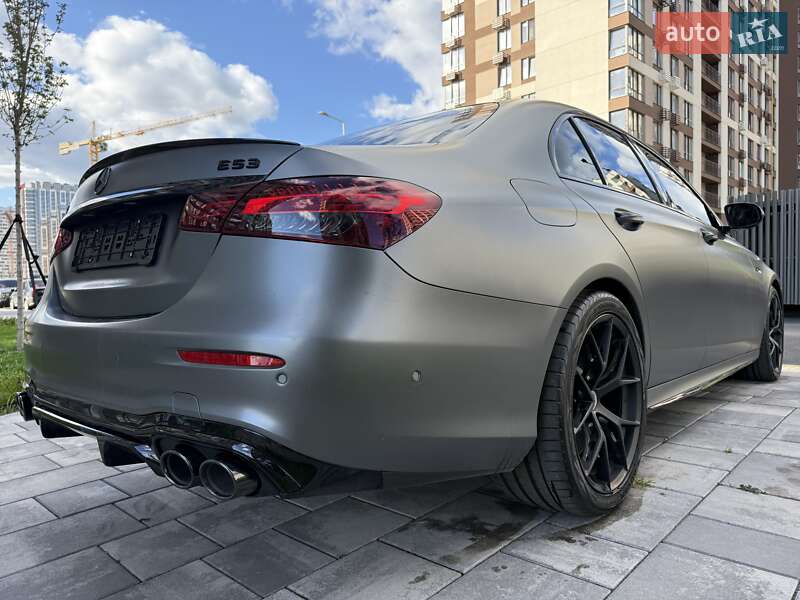 Mercedes-Benz E-Class 2022