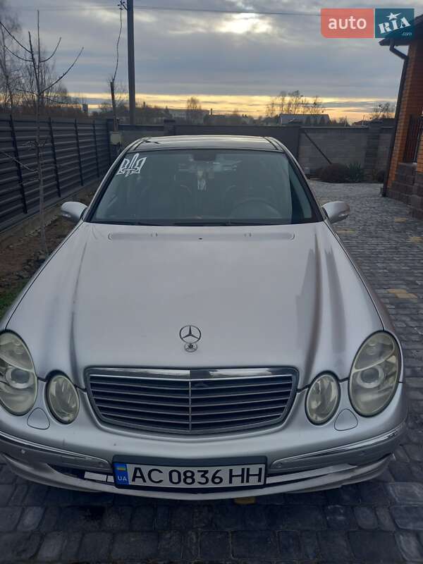 Седан Mercedes-Benz E-Class 2004 в Ратным