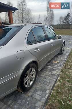 Седан Mercedes-Benz E-Class 2004 в 