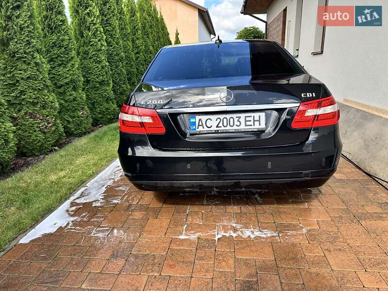 Седан Mercedes-Benz E-Class 2011 в Луцке