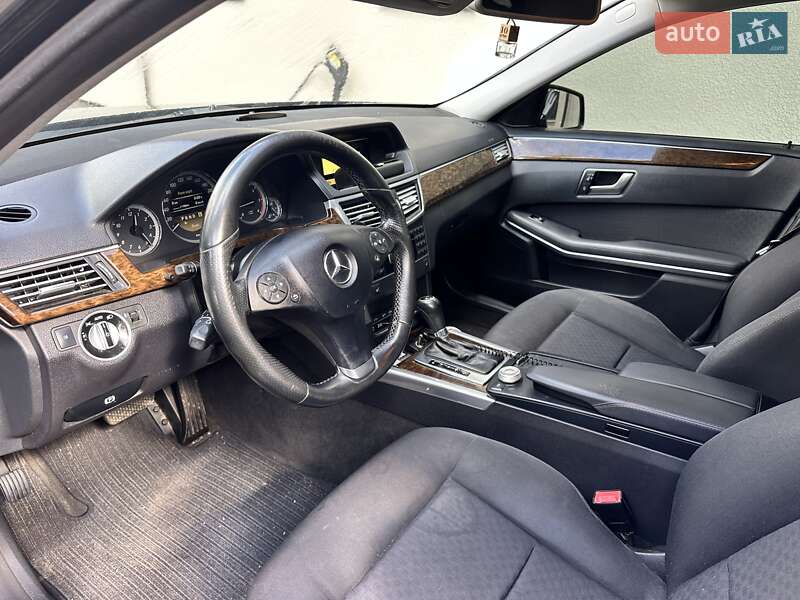 Седан Mercedes-Benz E-Class 2011 в Луцке