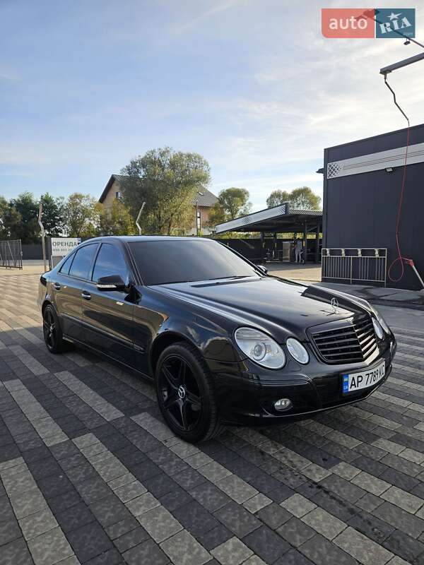 Седан Mercedes-Benz E-Class 2007 в Конопнице