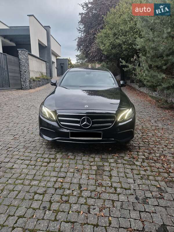 Седан Mercedes-Benz E-Class 2019 в Ужгороде