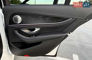 Седан Mercedes-Benz E-Class 2022 в 