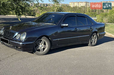 Седан Mercedes-Benz E-Class 1999 в 