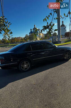 Седан Mercedes-Benz E-Class 1999 в 