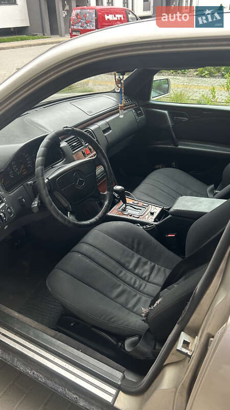 Седан Mercedes-Benz E-Class 1997 в Львове