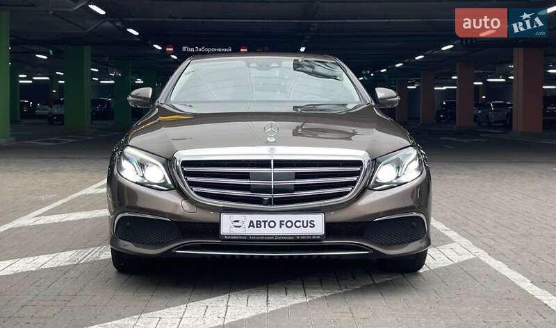 Седан Mercedes-Benz E-Class 2017 в Киеве