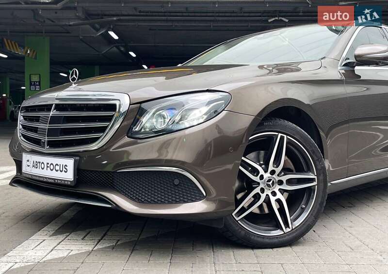 Седан Mercedes-Benz E-Class 2017 в Киеве