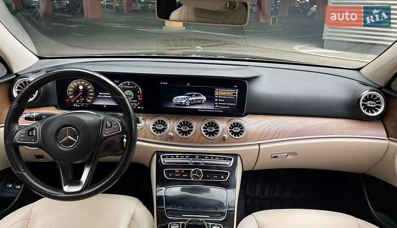 Седан Mercedes-Benz E-Class 2017 в Киеве