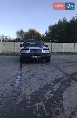 Седан Mercedes-Benz E-Class 1986 в 