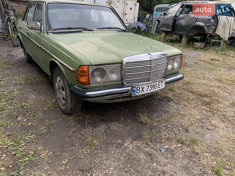 Седан Mercedes-Benz E-Class 1984 в 