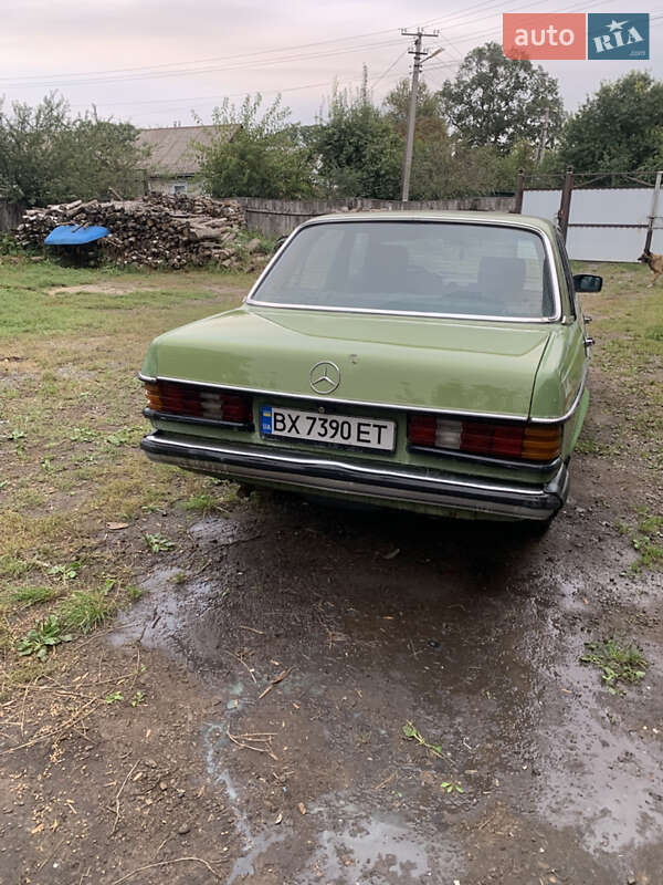 Седан Mercedes-Benz E-Class 1984 в Житомире