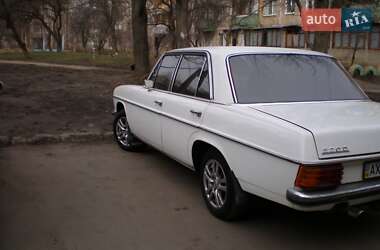 Седан Mercedes-Benz E-Class 1972 в 