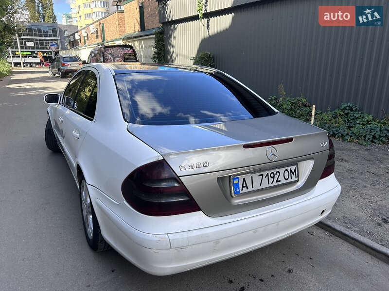 Седан Mercedes-Benz E-Class 2003 в Киеве