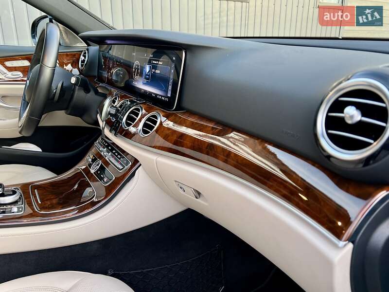 Седан Mercedes-Benz E-Class 2019 в Киеве