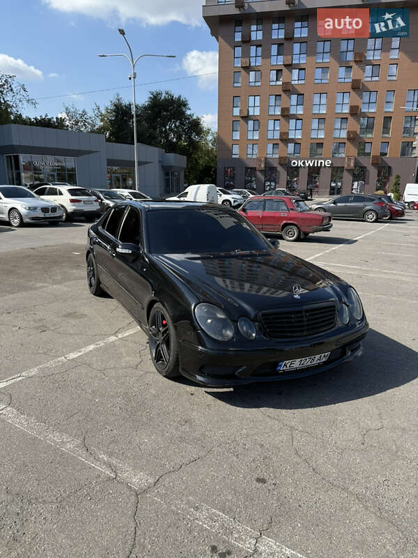 Седан Mercedes-Benz E-Class 2002 в Днепре
