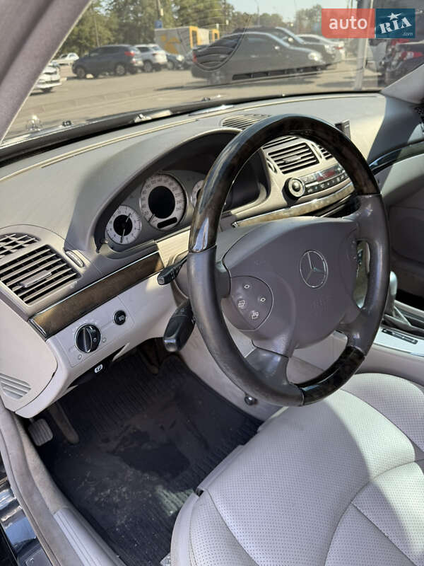 Седан Mercedes-Benz E-Class 2002 в Днепре
