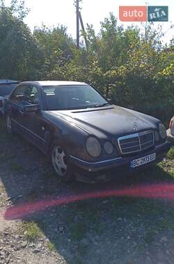 Седан Mercedes-Benz E-Class 1997 в Львове