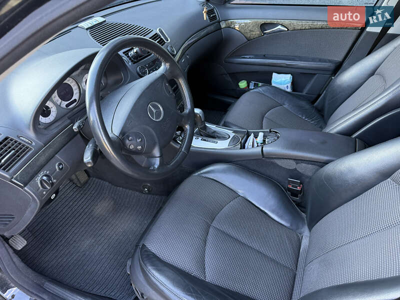 Седан Mercedes-Benz E-Class 2004 в Білій Церкві