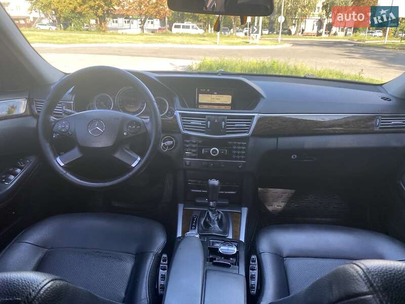 Седан Mercedes-Benz E-Class 2011 в Рівному