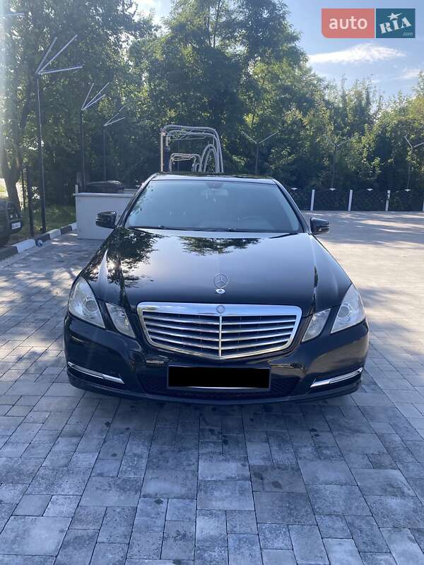 Mercedes-Benz E-Class 2011