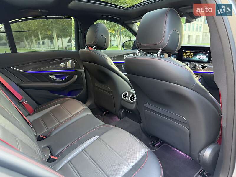 Седан Mercedes-Benz E-Class 2022 в Днепре