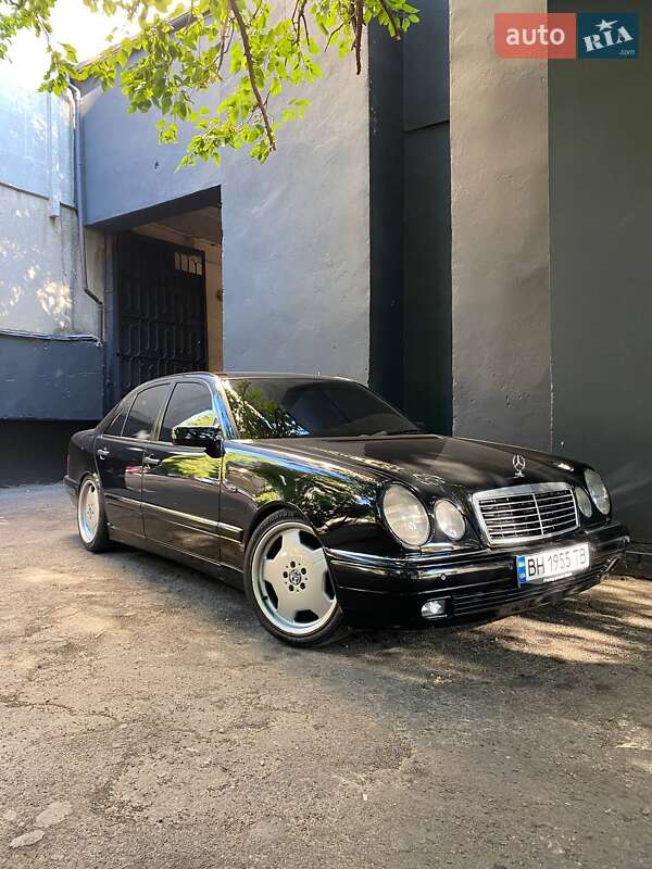 Mercedes-Benz E-Class 1999