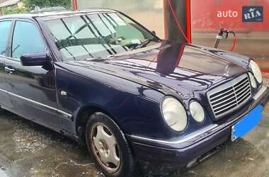 Седан Mercedes-Benz E-Class 1999 в 