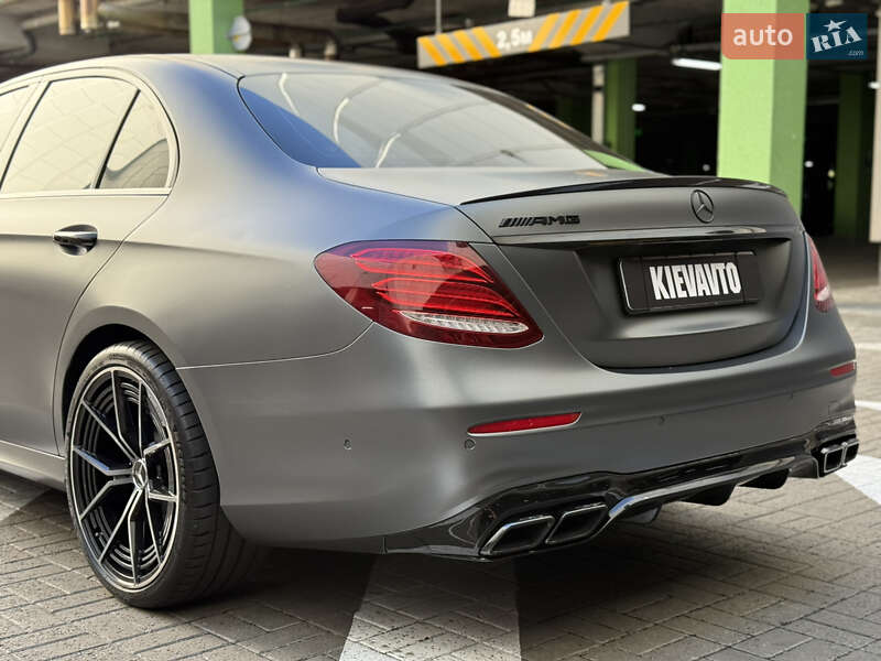 Седан Mercedes-Benz E-Class 2017 в Киеве