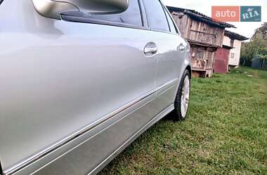 Седан Mercedes-Benz E-Class 2008 в 